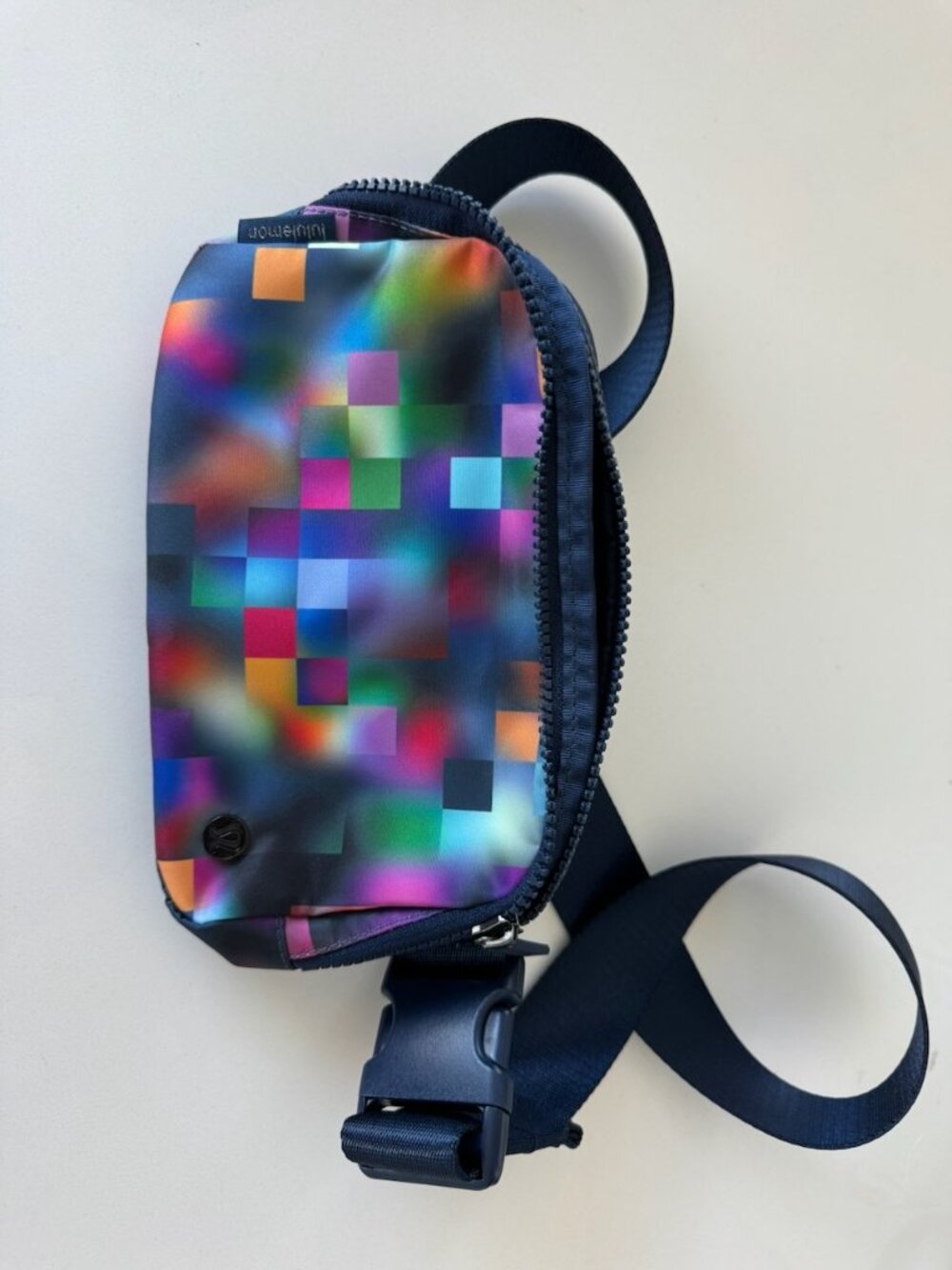 lululemon Everywhere Belt Bag 1L *Pride